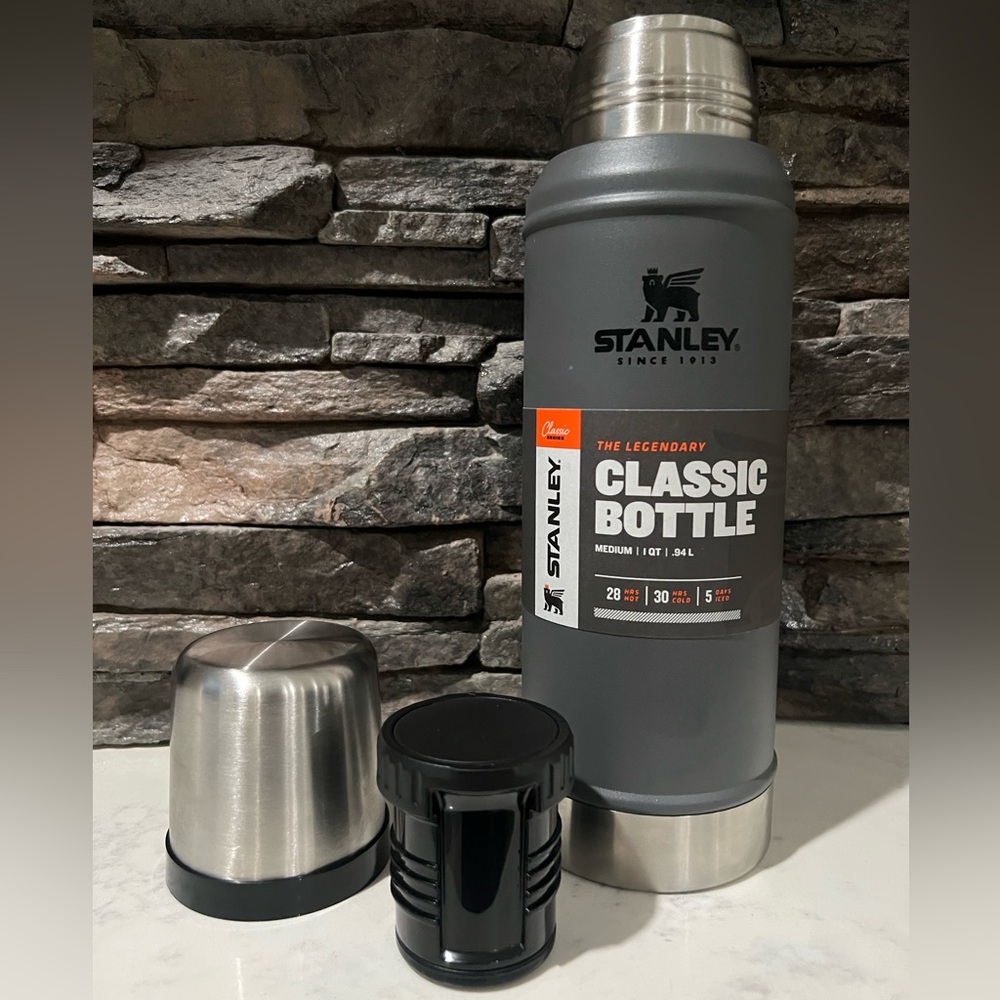 Stanley Classic Bottle - Gray - Picture 3 of 6